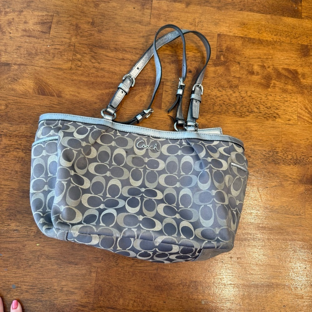 Coach Gallery Signature East-West Tote gray silver